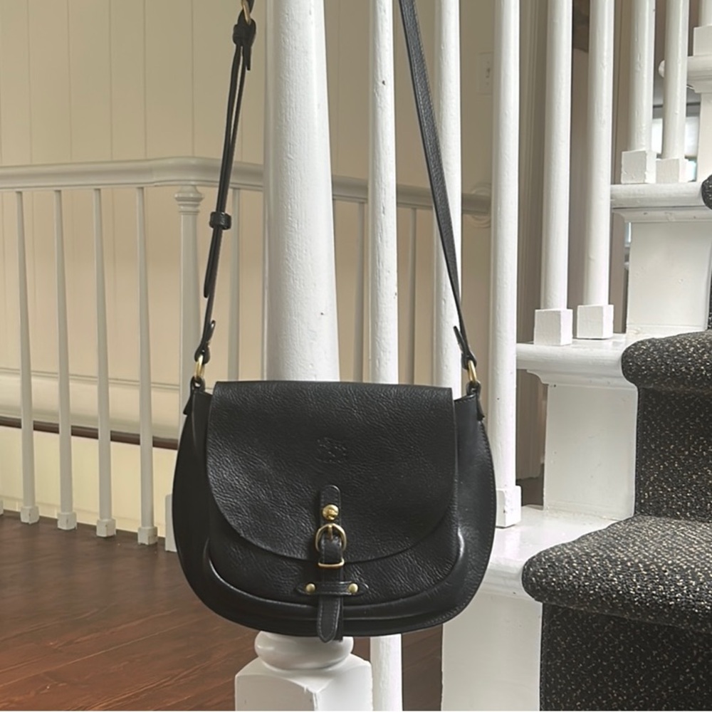 Il Bisonte “Gaia” Black Leather Crossbody Bag